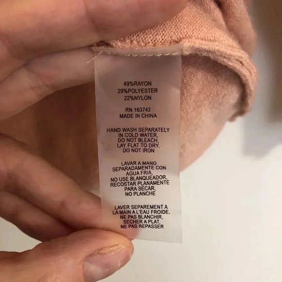 NWOT Soft Pastel Peach V-Neck  Sweater Size M Balletcore Casual Office Classic - Picture 10 of 11